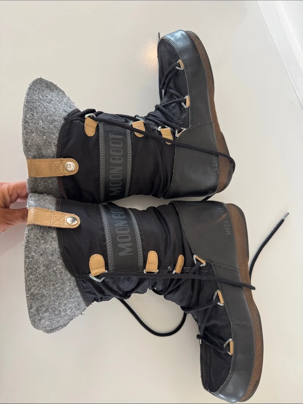 Moon Boot Women’s 7.5 Boots Nylon Lace Up Colorblock Black Gray Waterproof